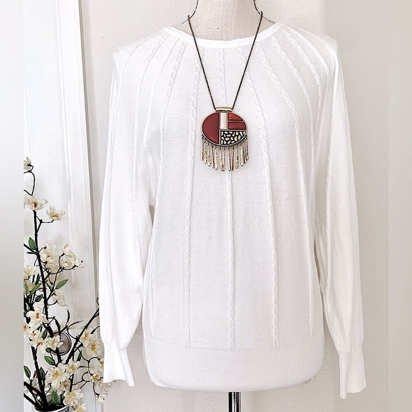 TAHARI Off-white Sweater w/ Ascend Stitching - Picture 2 of 12